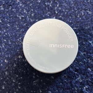 2/20 innisfree Matte Mineral Setting Powder